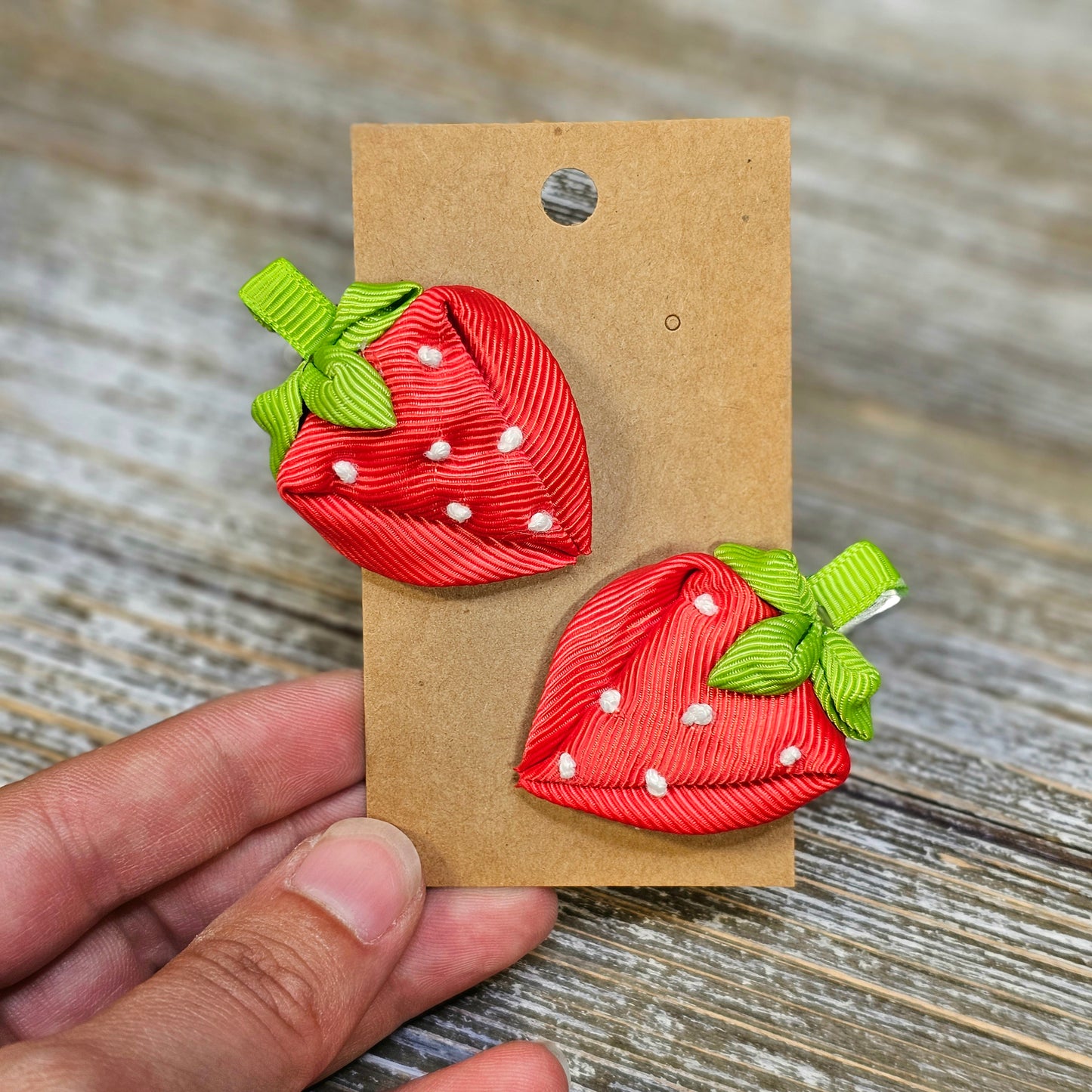 Strawberry clip set