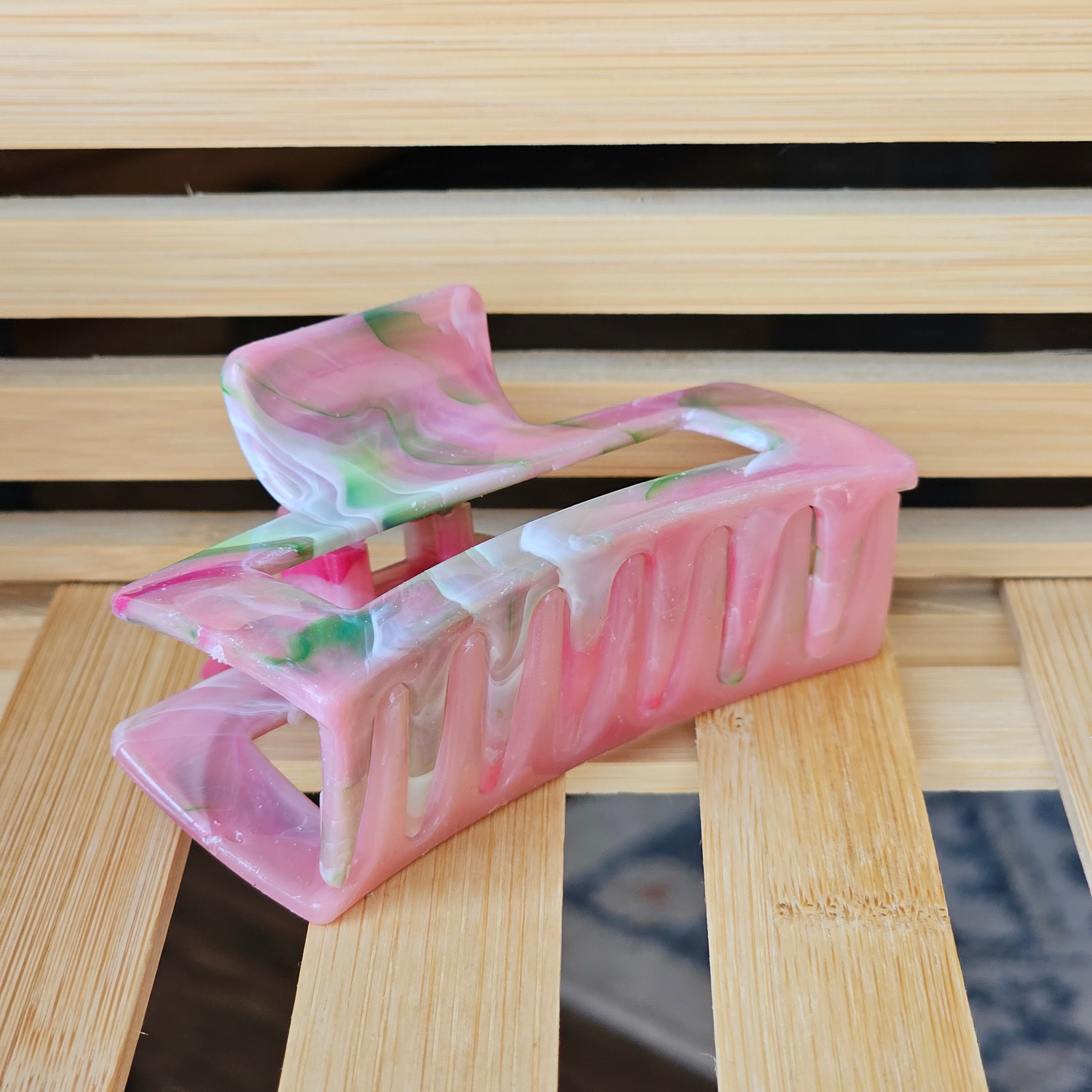 Claw clip large - light pink marble